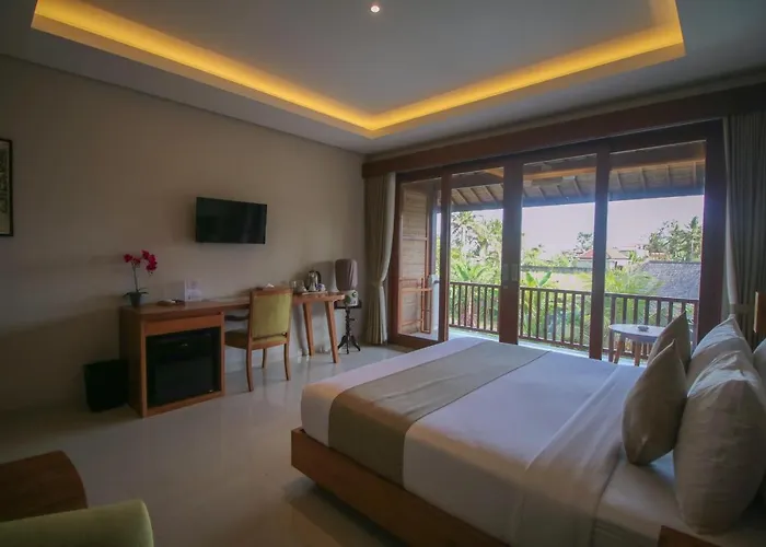 Отель Queen At Gunung Sari 3*